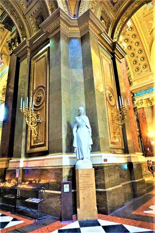 Будапешт собор внутри 3.jpg