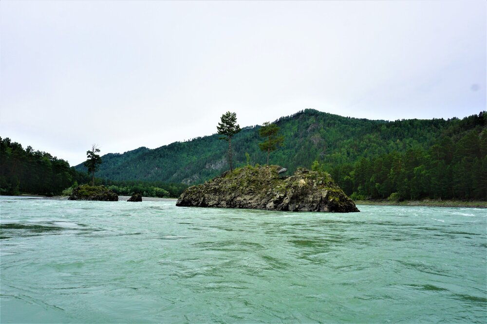 лодка плывём.jpg