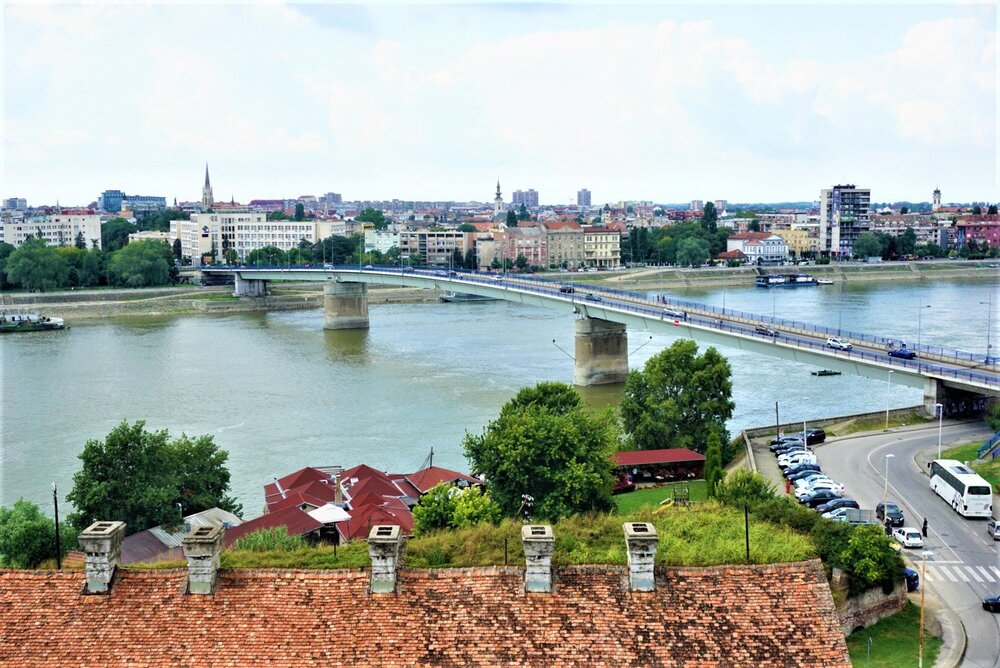 Нови-Сад виды с крепости..jpg