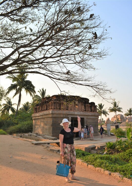 Лингам - фаллос.JPG