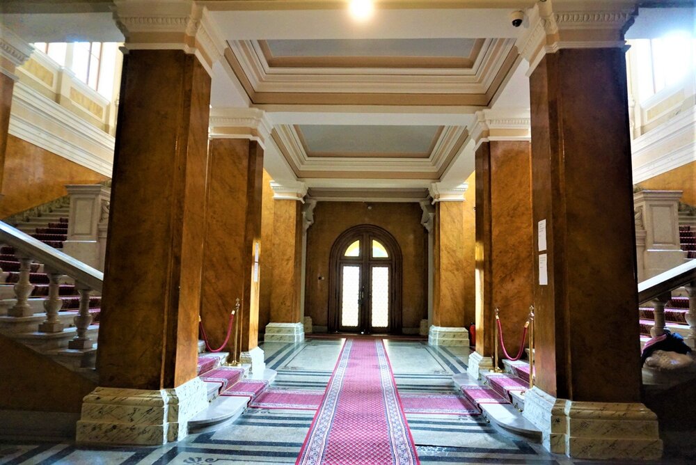 Дворец лестница.jpg