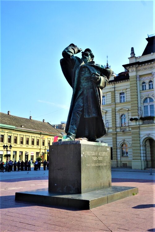 Нови-сад памятник.jpg