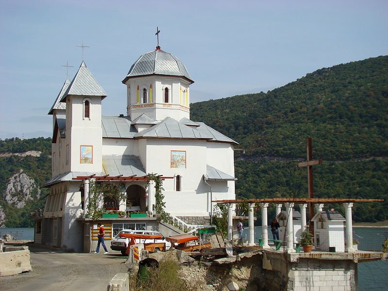 800px-Mraconia_Monastery.JPG