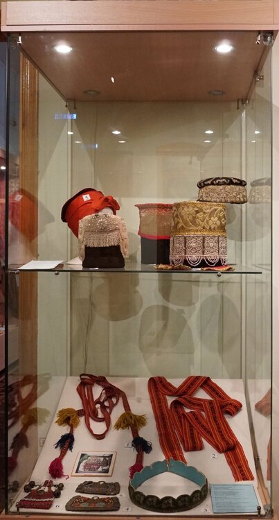 головные уборы поясные украшения.jpg