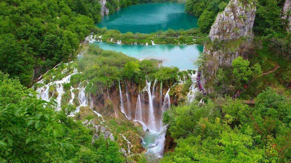 Plitvice-Lakes-National-Park-v2.jpg