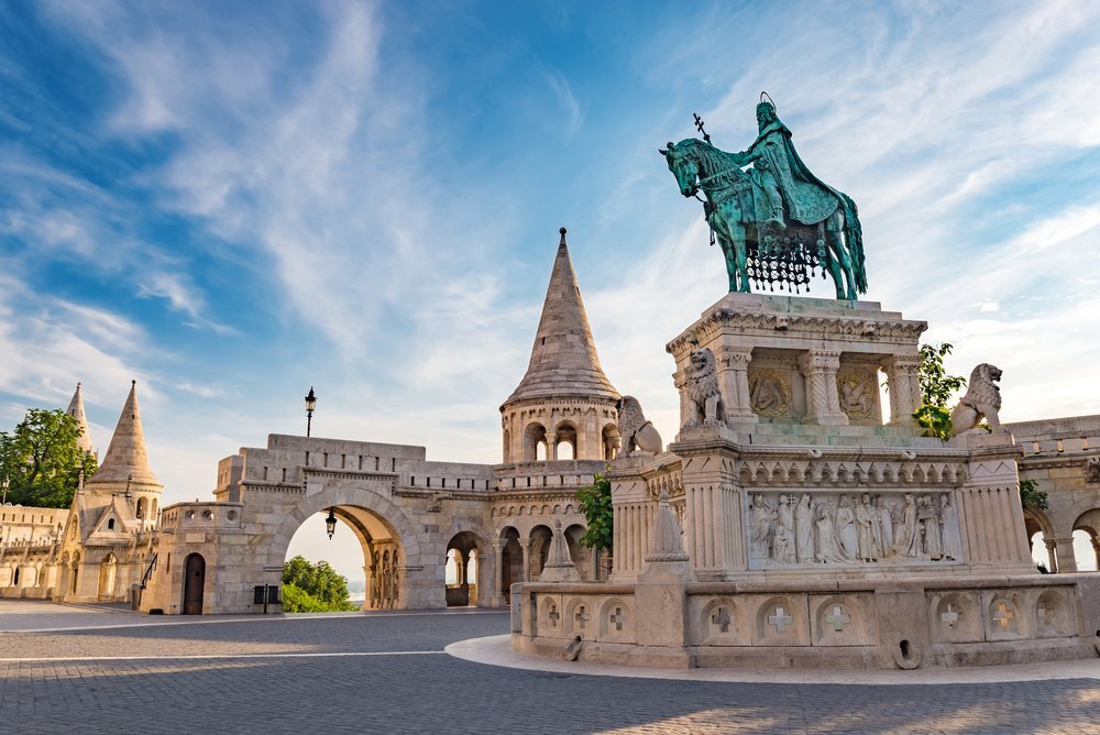 budapest_323753915_shutterstock18.jpg
