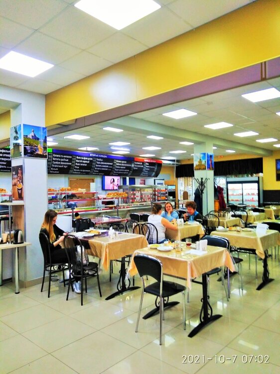 3 в  столовке.jpg