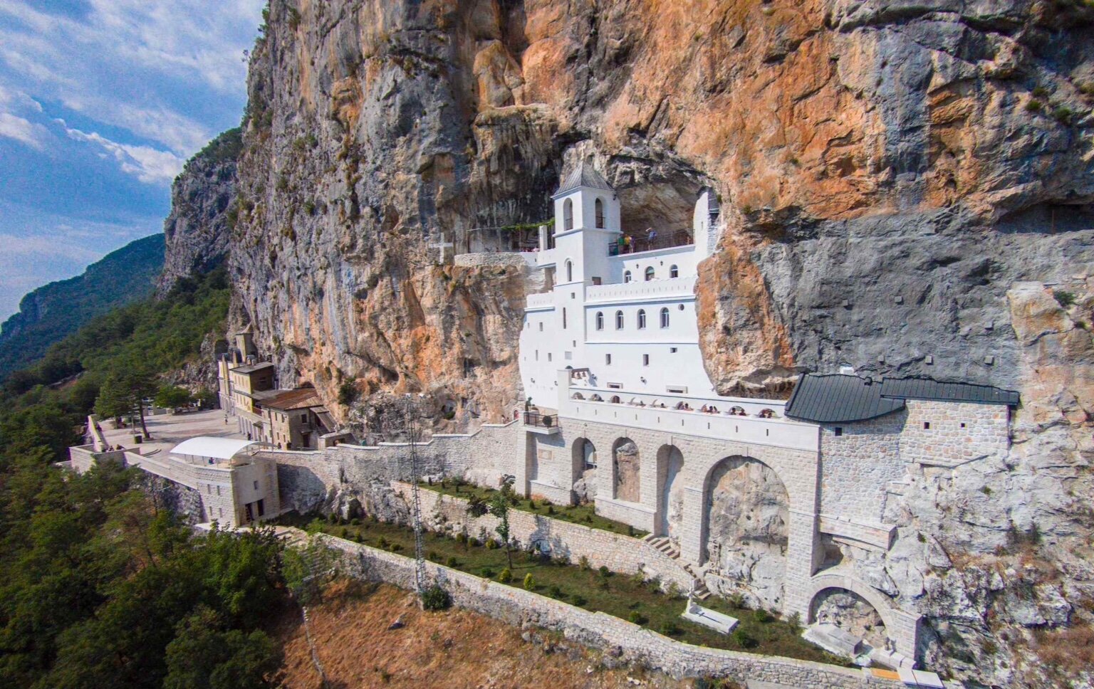 острожский монастырь в черногории