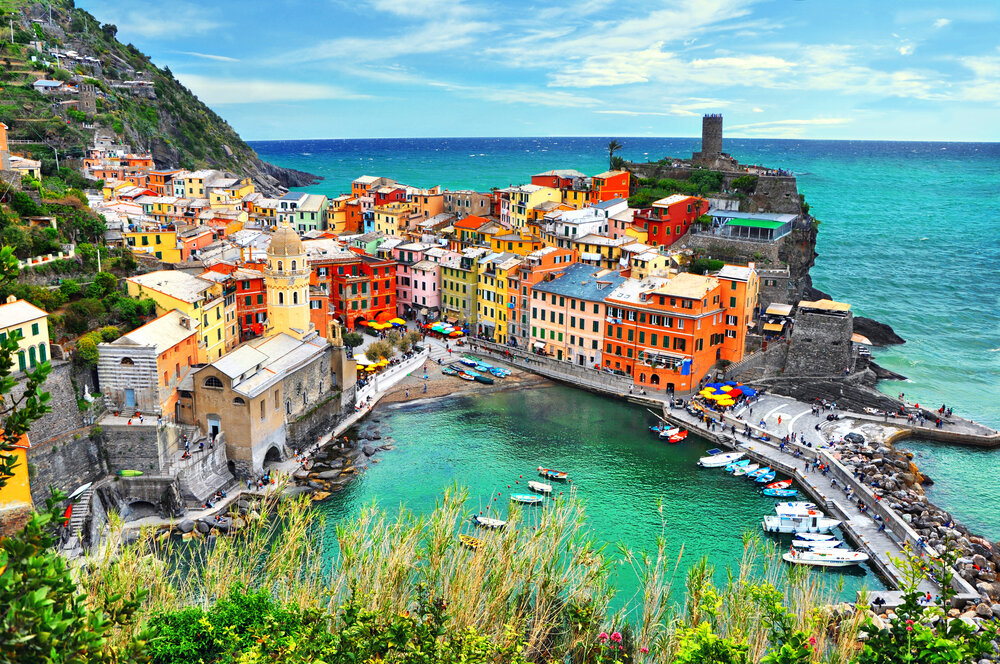 Cinque Terre_italy_shutterstock_599934194.jpg