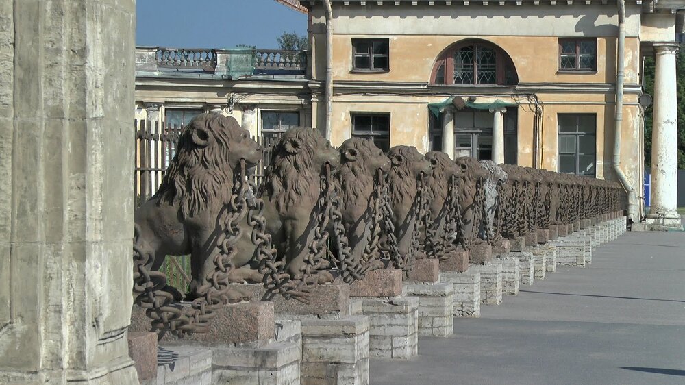 scale_2400.jpg