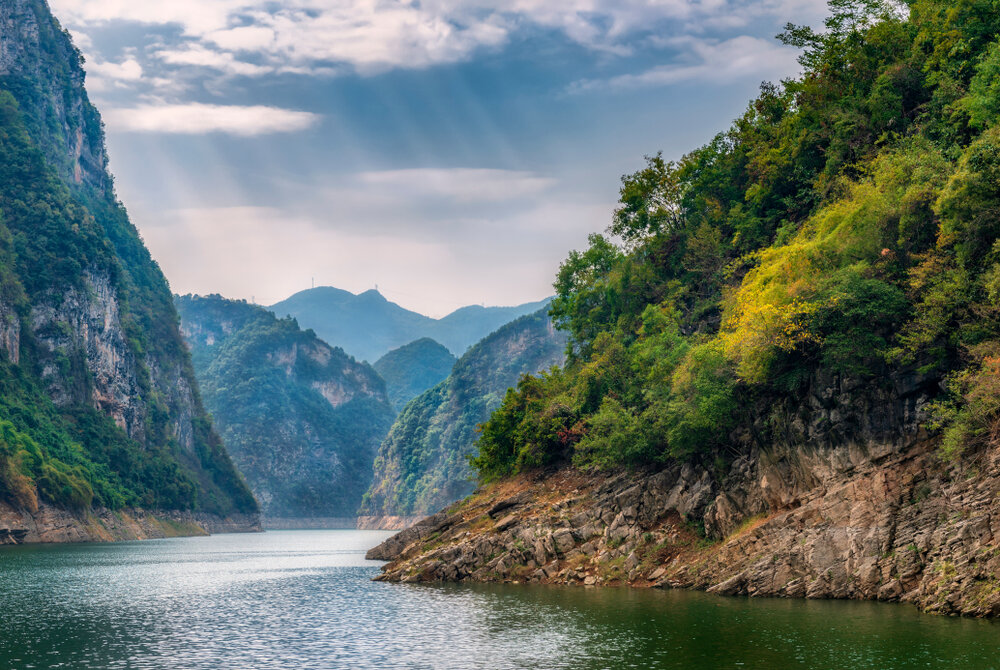 yangtze-three-gorges_shutterstock_158626048612.jpg