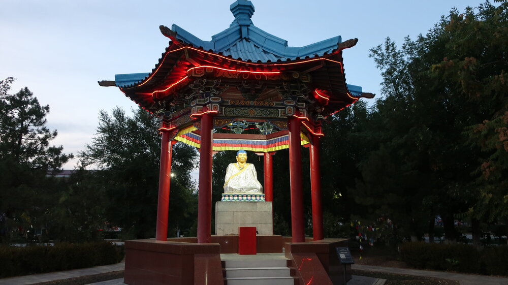 IMG_2239-ротонда Будды Шакьямун в парке Дружба-Элиста.JPG