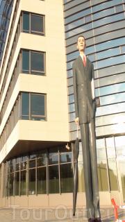 Люксембург памятник клерку.jpg