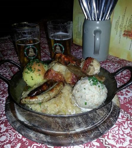 Nuernberger Bratwurst Glockl am Dom 14.jpg
