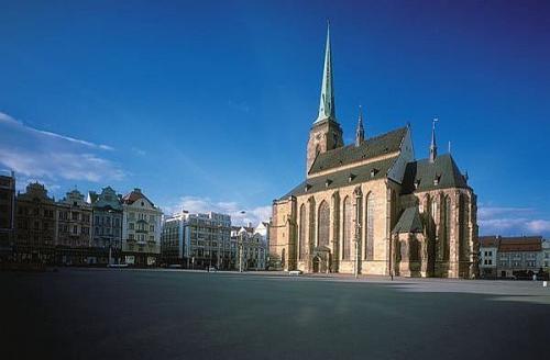 Plzen-2-Cathedral-of-St-Bartholomew.jpg