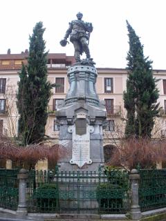Zumarraga_-_Plaza_de_Euskadi,_monumento_a_Legazpi_1.jpg
