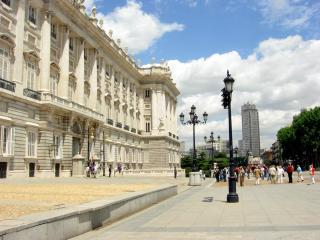 Plaza_de_Oriente.jpg