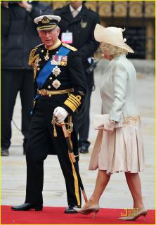 queen-royal-wedding-04.jpg