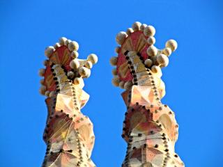 lj_sagrada-familia-crosses_a.jpg