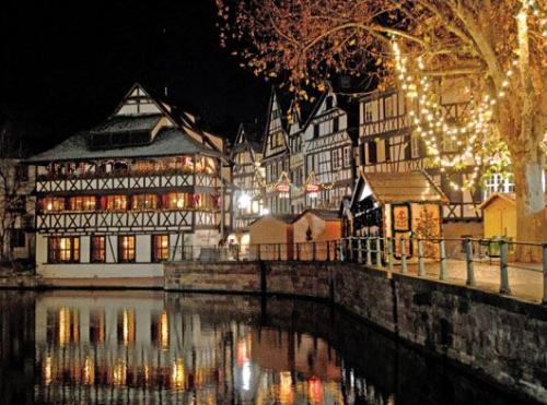 XmasStrasbourg1_530x393.JPG