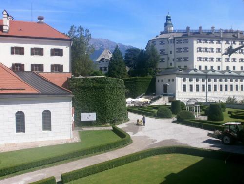 амбрас вид с галереи.jpg