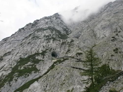 пещера нора.jpg