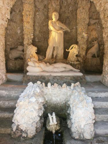 заль хель грот.jpg