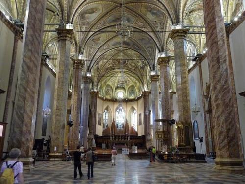 Perugji_Cathedral_of_San_Lorenzo.jpg