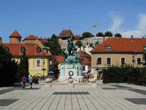 eger_-_dobo_square.jpg