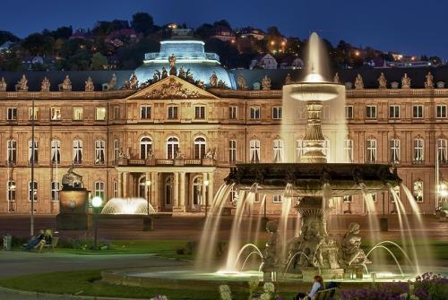 Fountain_Neues_Schloss_Stuttgart.jpg