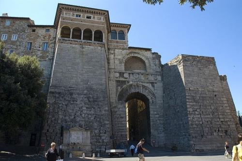 Perugj_Арка_Этрусков.jpg
