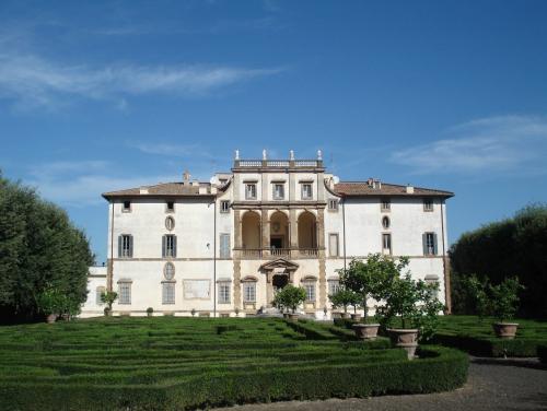Frascati-Rim-Villa.jpg