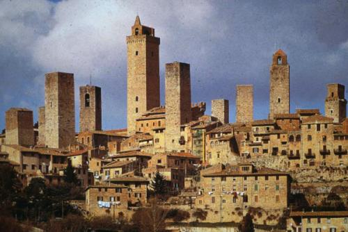 Сан-Джиминьяно-san-gimignano.jpg