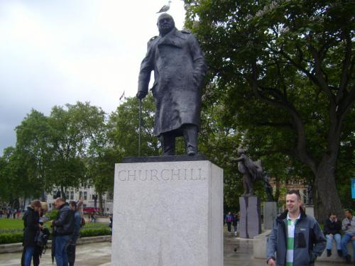 Черчиль и голубь.JPG