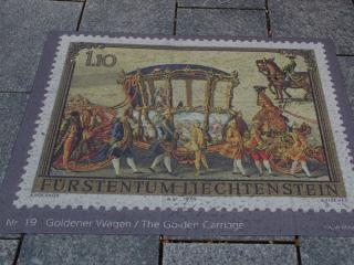 почтовая_марка_на_асфльте-postage_stamp_Мфвгя.jpg