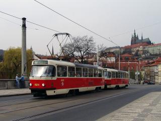 трамвай на мосту.jpg