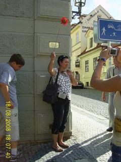 Уровень наводнения в 2002г. (табличка).jpg