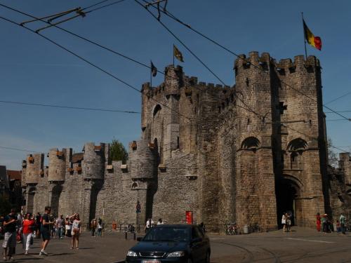 P1100359_замок графоф Фландрии.JPG