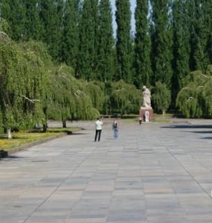 аллея Трептова парка.jpg