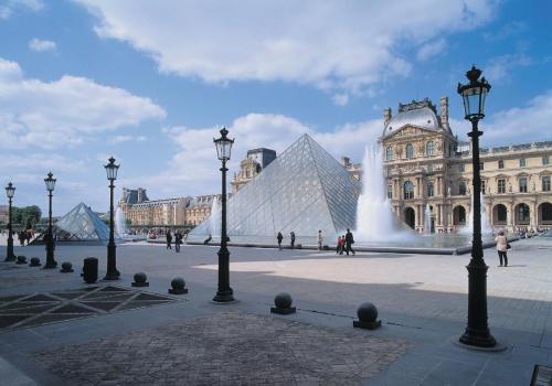 louvre_2.jpg