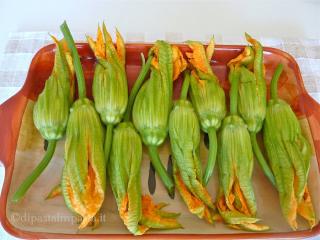 Fiori di zucca ripieni alla romana..JPG