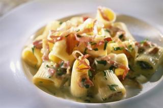 Rigatoni-alla-carbonara.jpg