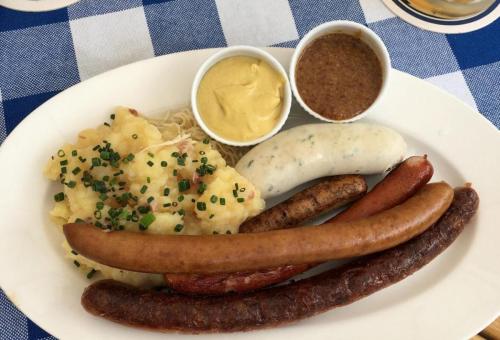 Ассорти колбасок 2.JPG