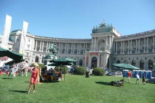 2012.08.28,15.55.20 Хофбург - попали на сельхоз ярмарку .jpg
