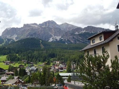 Доломитовы Альпы.jpg