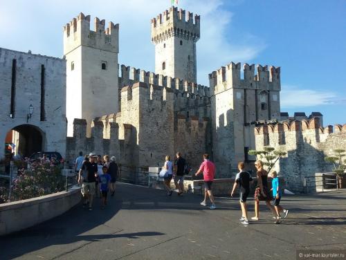 Вход в Сирмионе.jpg