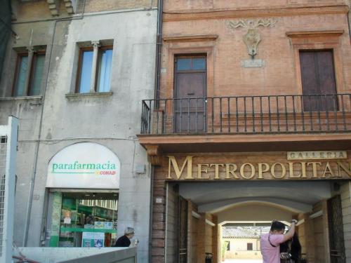 011 Сиена. Вход в Супермаркет.JPG