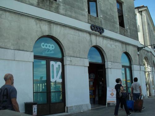 SDC12044 COOP, Fondamenta Santa Chiara, 506A.JPG