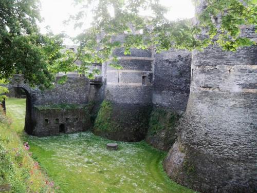 стены замка.jpg