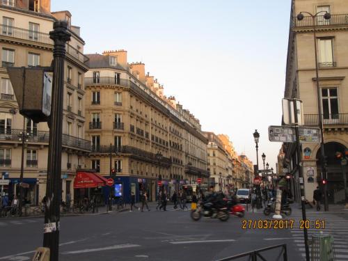 март, париж 867.JPG